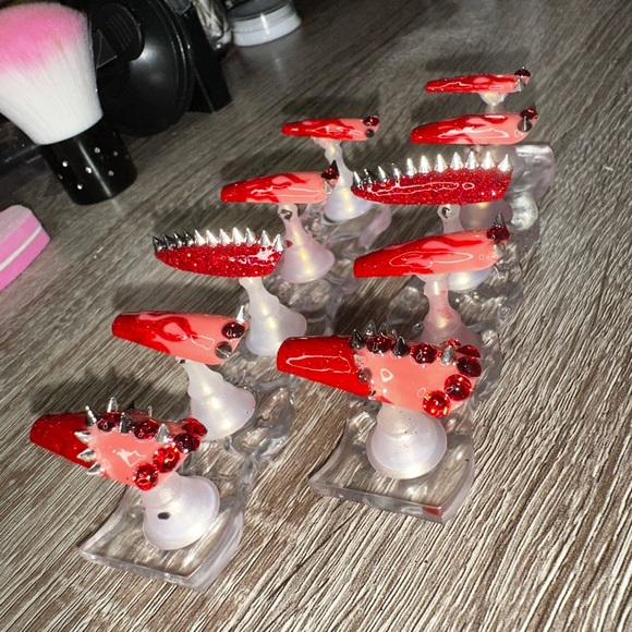 Red flames glitter spikes and bling!? Yes please! Gorgeous unique set! - Picture 5 of 16